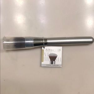 It cosmetics brush